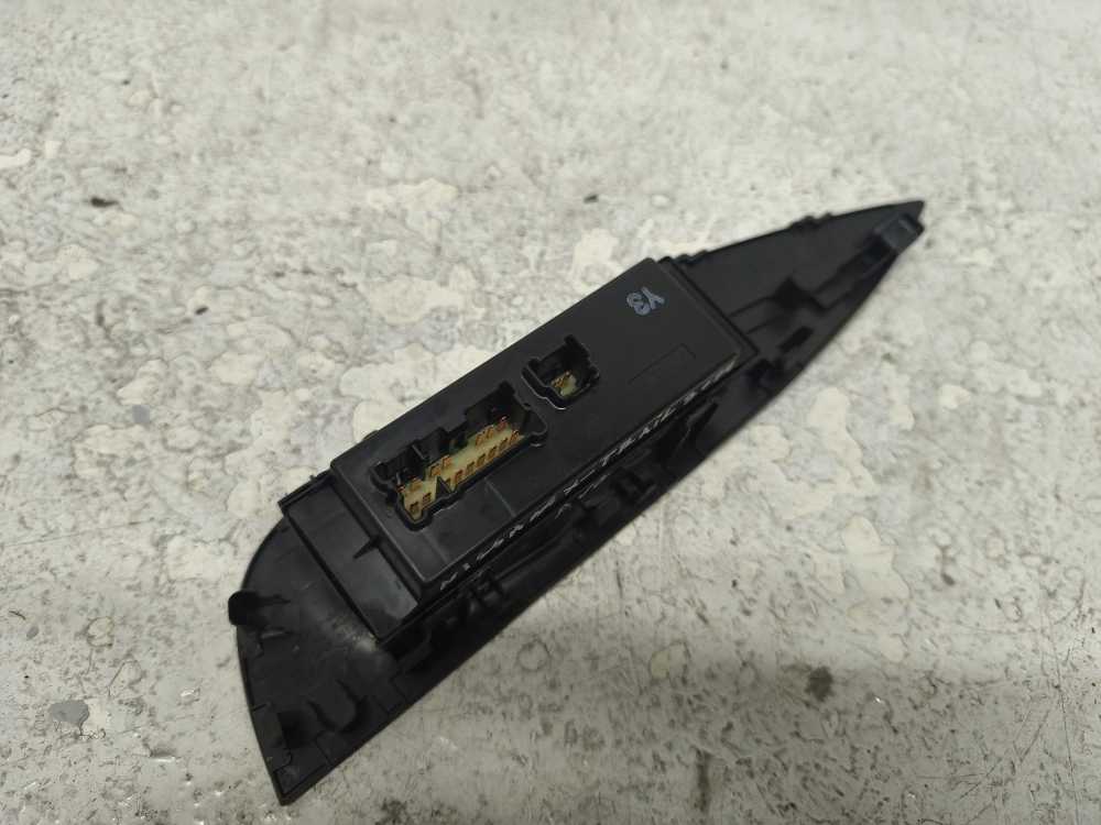 BOUTON LEVE VITRE NISSAN - Vue 2